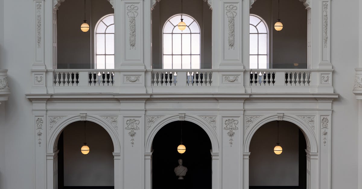 Integrating Art and Nature in Vertical Garden Designs